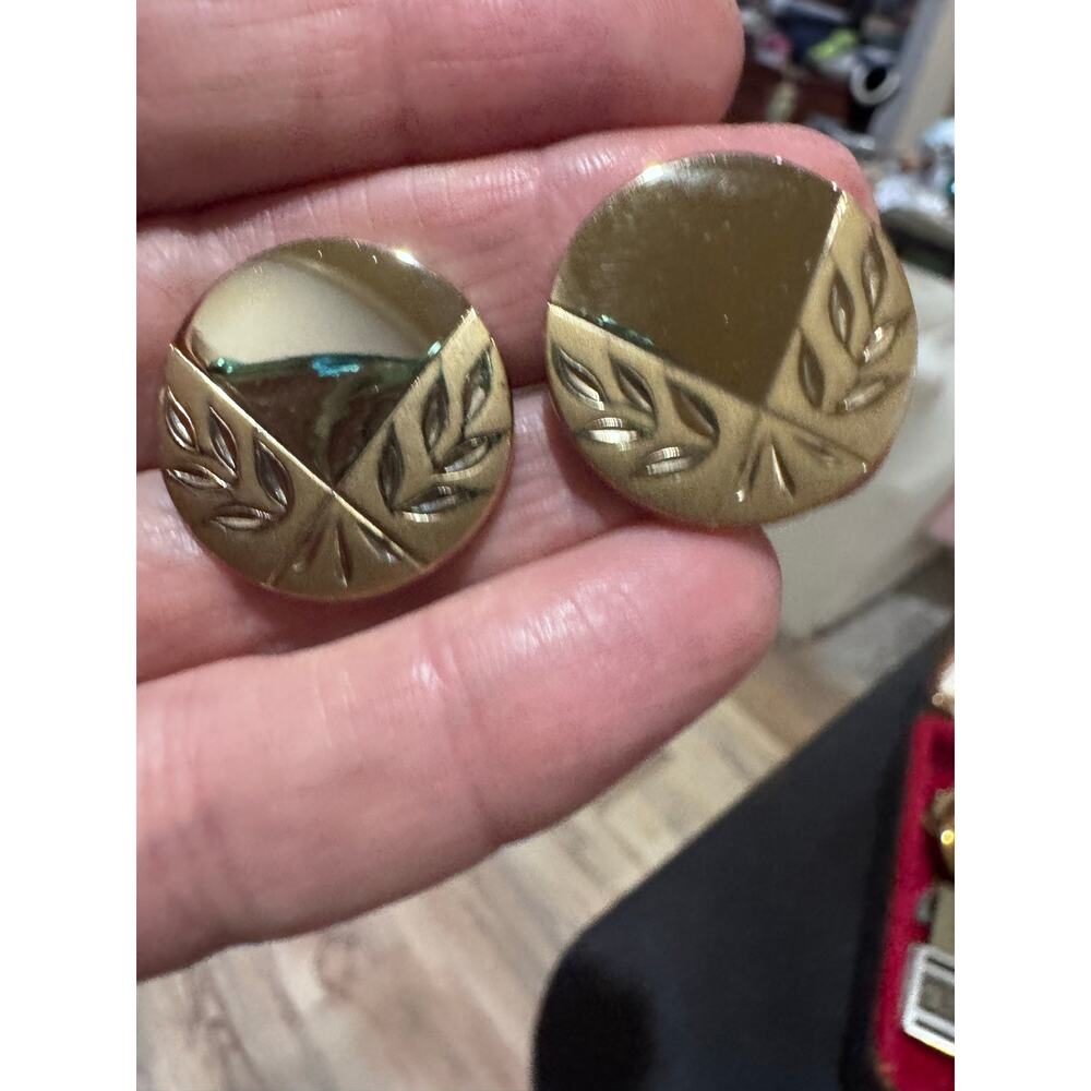 Vintage Gold Tone Mid Century Wraparound Cufflinks | Atomic Leaf Design Menswear